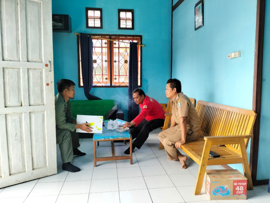    Dinas Kehutanan KPHP Kepala Telake Laksanakan Sosialisasi dan Patroli Karhutla di Desa Sekuan Makmur